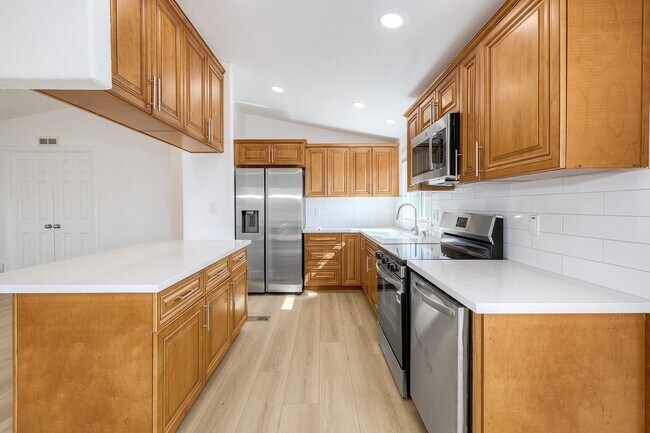 Foto del edificio - 2241 Meadow Lark Dr