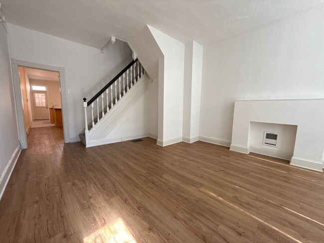 Photo - 450 E Lorraine Ave House