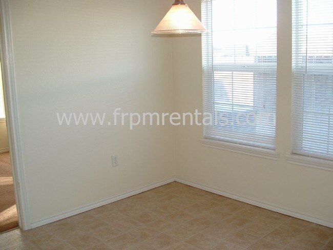 Building Photo - 11861 W Cloverbrook Ln