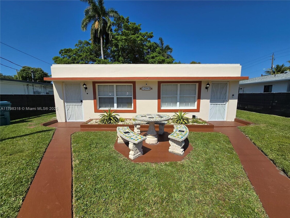 Foto principal - 1293 NE 110th St