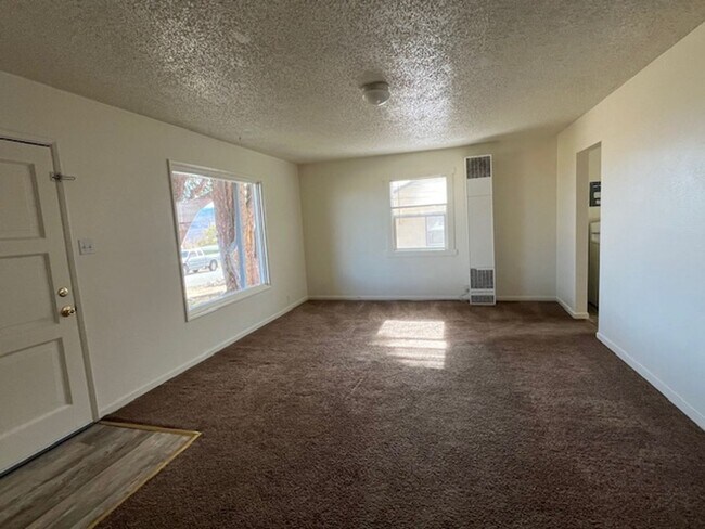 Foto del edificio - Pine Creek Village, Bishop, CA