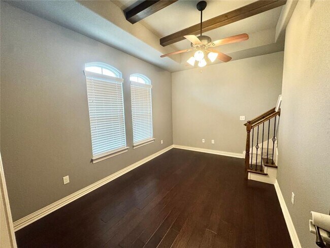 Building Photo - 33 Leona Dr