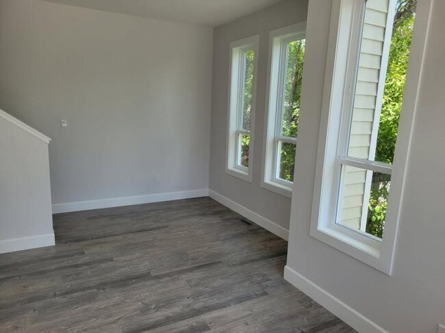 Building Photo - 3 bedroom in Grande Prairie AB T8V 1B3