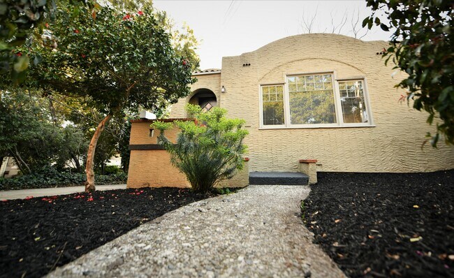 Foto del edificio - 1288 Carlotta Ave
