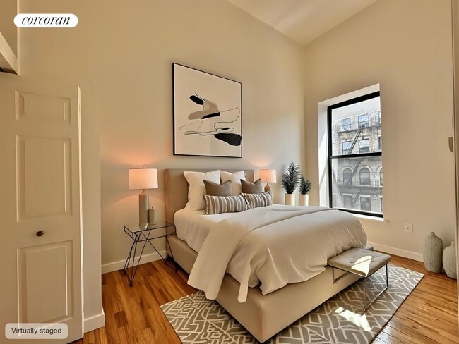 Foto del edificio - 215 E 118th St
