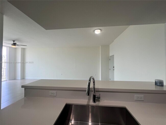Foto del edificio - 729 NW 2nd St
