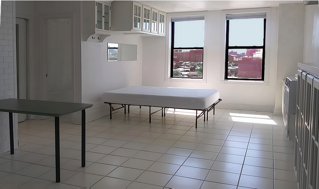 Building Photo - 1001 St Paul St