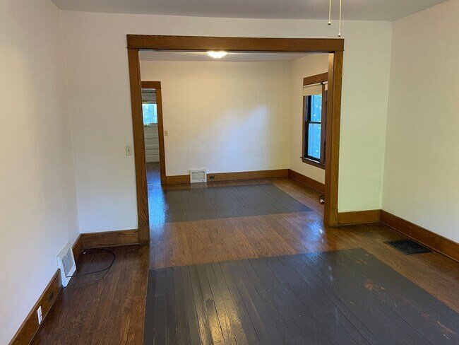 Foto del edificio - MOVE-IN SPECIAL! Roomy 2 bedroom apartment on the growing NW Side! An availability that won't last!