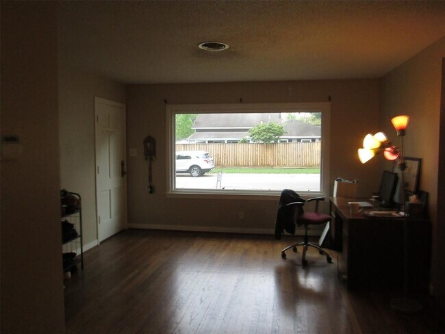 Foto del edificio - 1126 Bay Oaks Rd