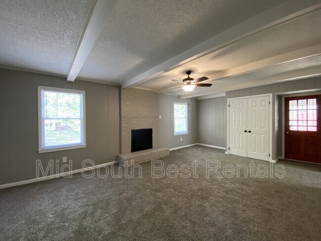 Building Photo - 3699 Tchulahoma Rd