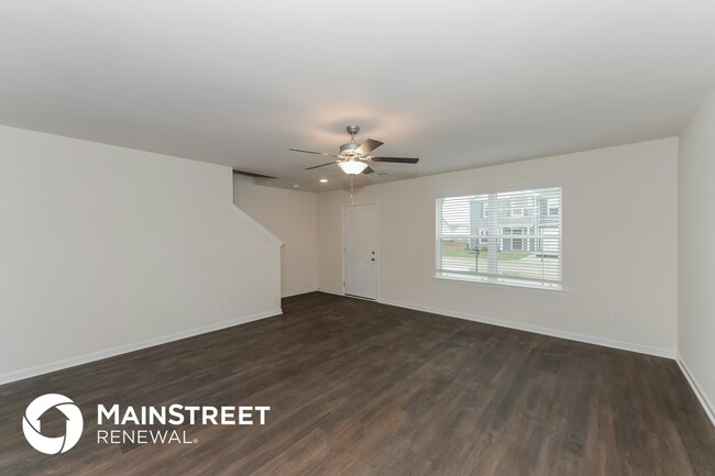 Building Photo - 2714 Swarm Ct