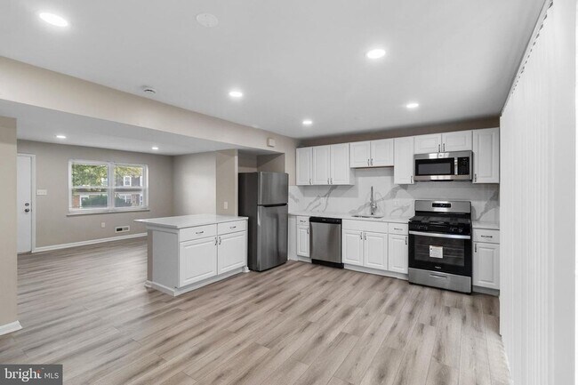 Foto del edificio - 614 Gibson Rd