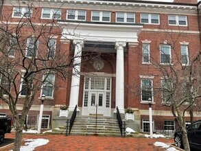 Building Photo - 52 Sanborn St