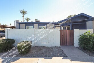 Building Photo - 712 N Santa Barbara