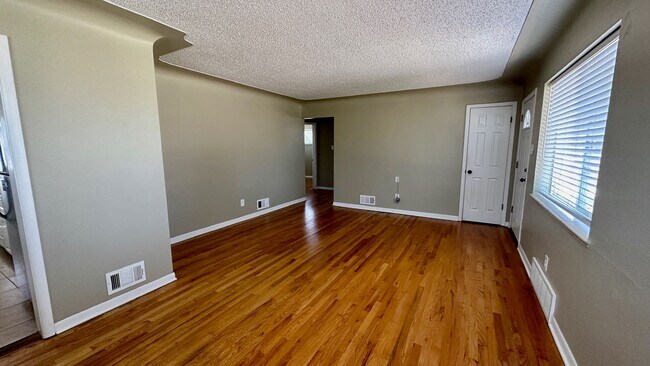 Foto del edificio - Spacious 5BD/2BA Home in Lakewood, CO- Available July 29th!