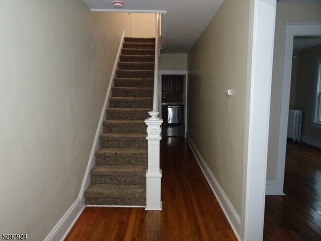 Building Photo - 57 Heckman St