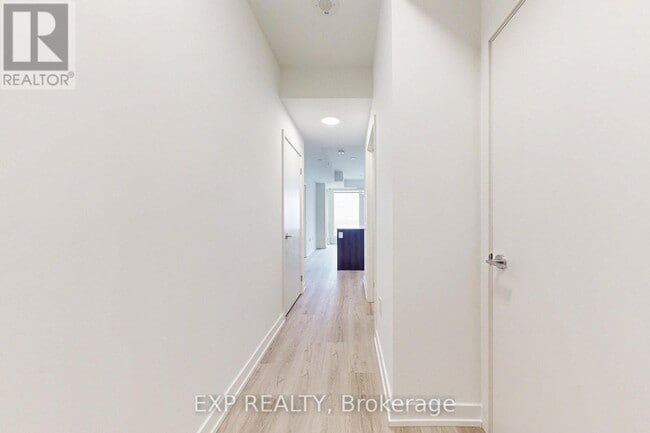 Building Photo - 395 Square One Dr