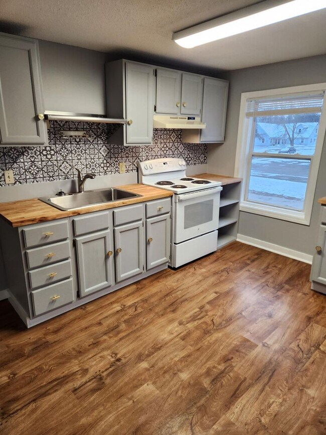 Foto del edificio - 7 Western Ave