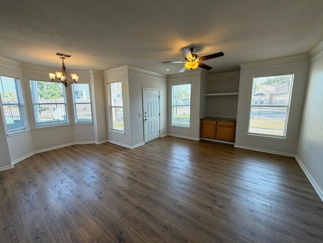 Building Photo - 18022 Villa Creek Dr