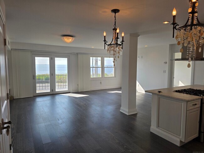 Foto del edificio - 215 Beach St