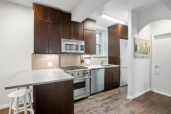 Foto del edificio - 210 W 19th St