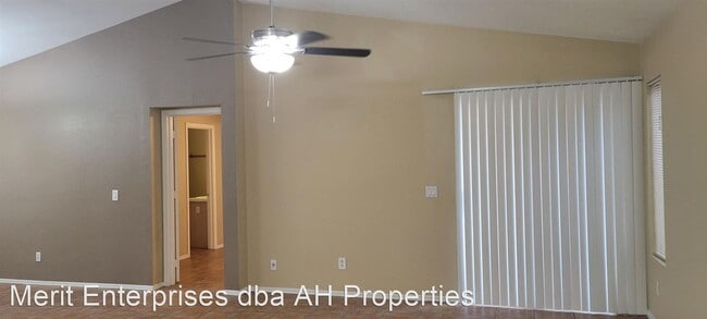Building Photo - 4 br, 2 bath House - 11322 W CAMPANA DR