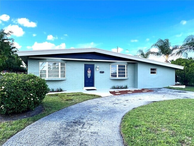 Building Photo - 7101 SW 12th St