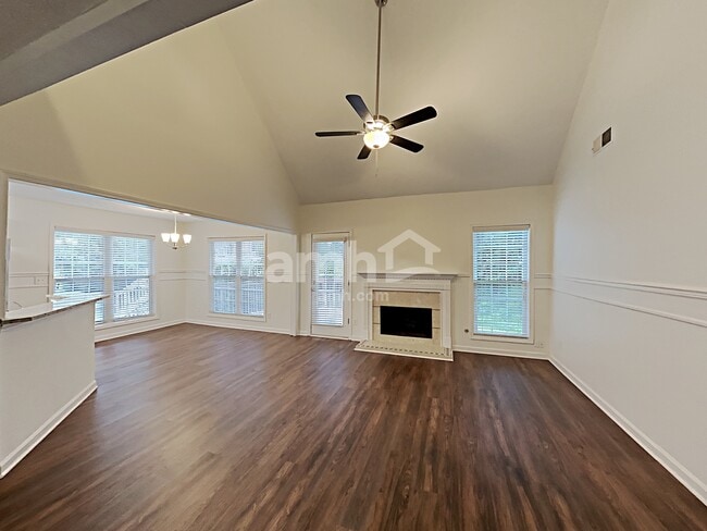 Foto del edificio - 795 Old Johnson Rd