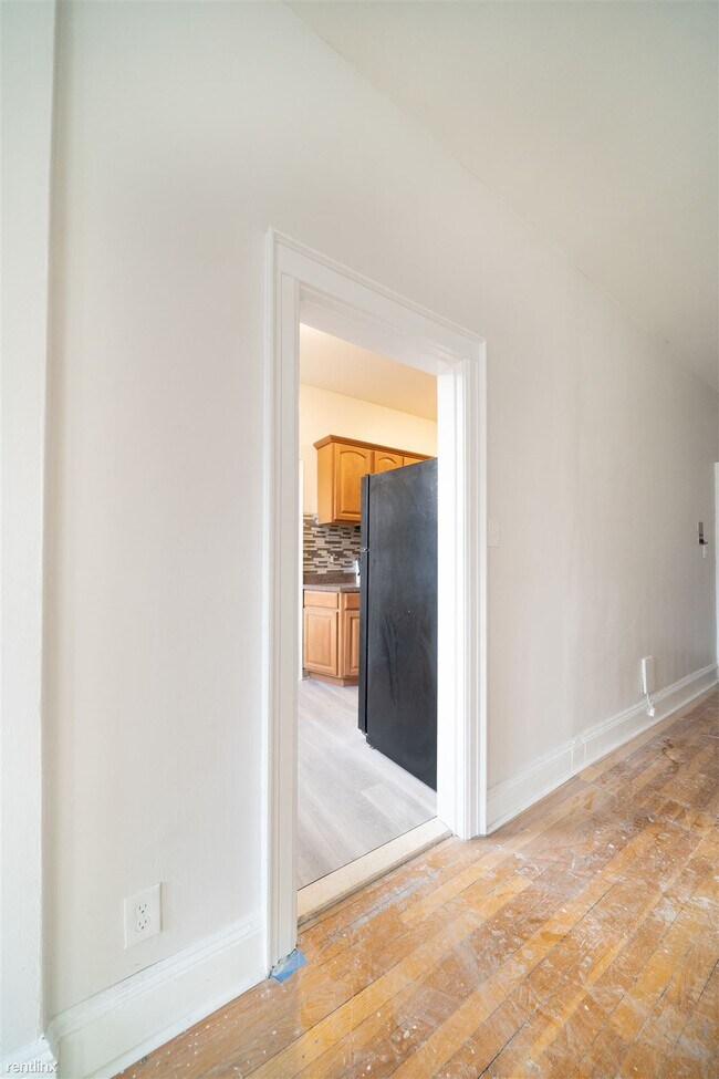 Building Photo - 1 br, 1 bath  - 249 Chestnut Hill Ave Apt 3A