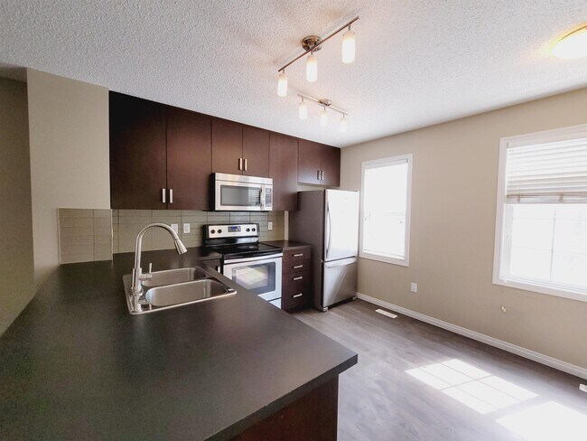 Photo du bâtiment - 9151 Shaw Way SW