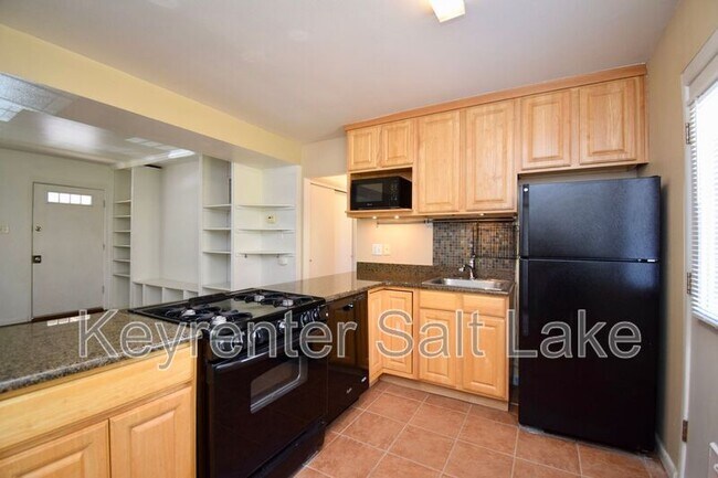 Foto del edificio - 650 N 300 W