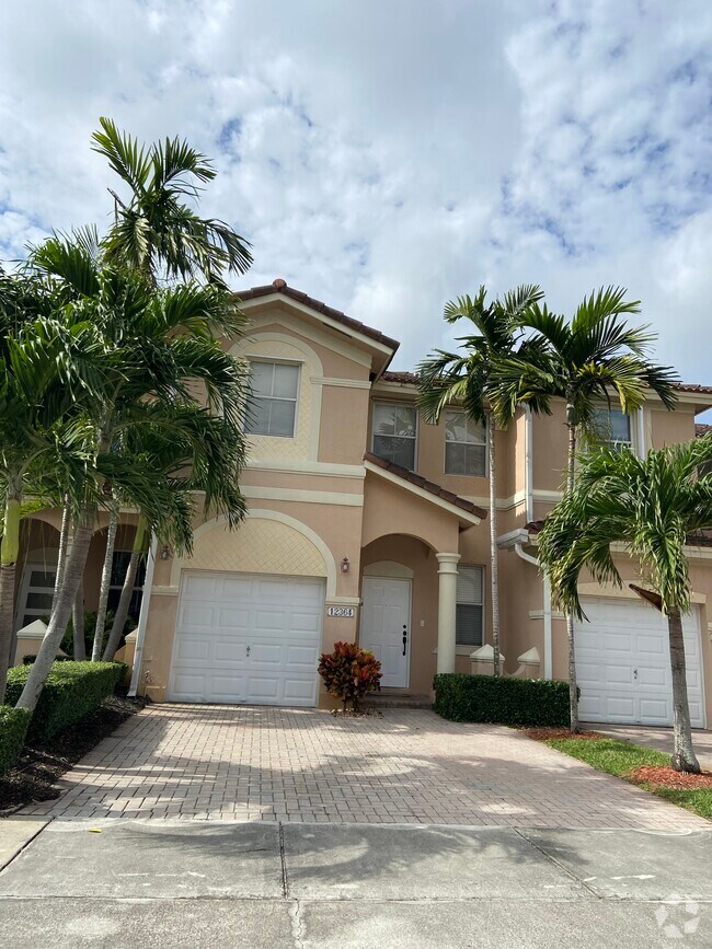 Kendall Breeze Townhouses for Rent Miami, FL 8 Townhouses