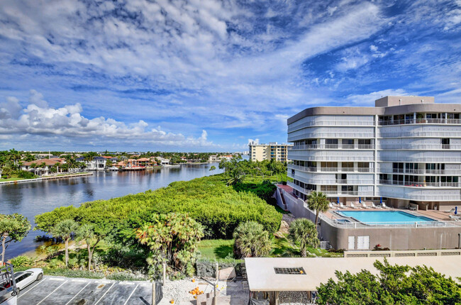 Building Photo - 3212 S Ocean Blvd