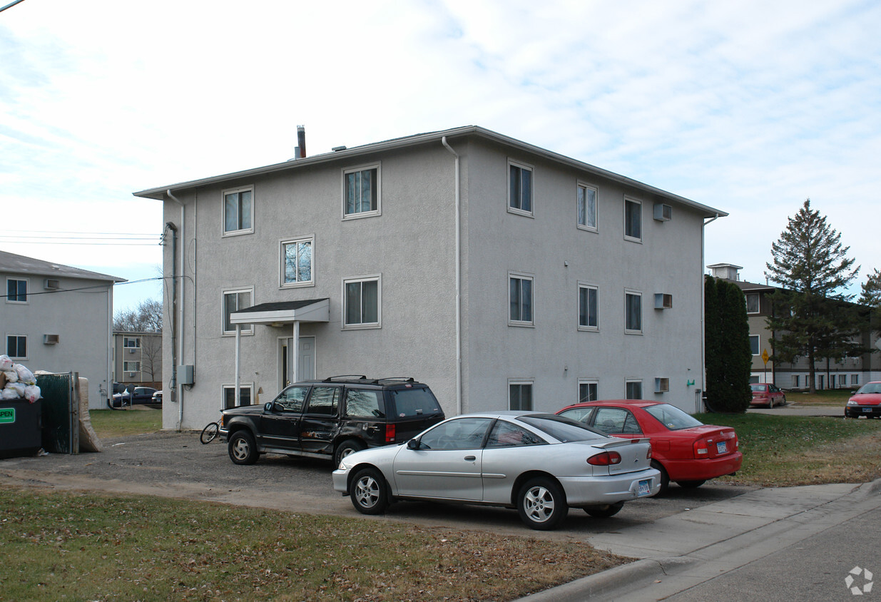 Building Photo - 8955 Duwayne Ave