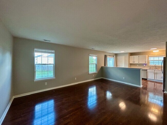 Foto del edificio - Charming 3-Bedroom, 2-Bath Home with Moder...