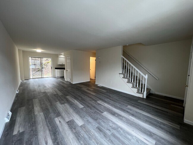 Foto del edificio - 3BR Townhome - Northampton School District