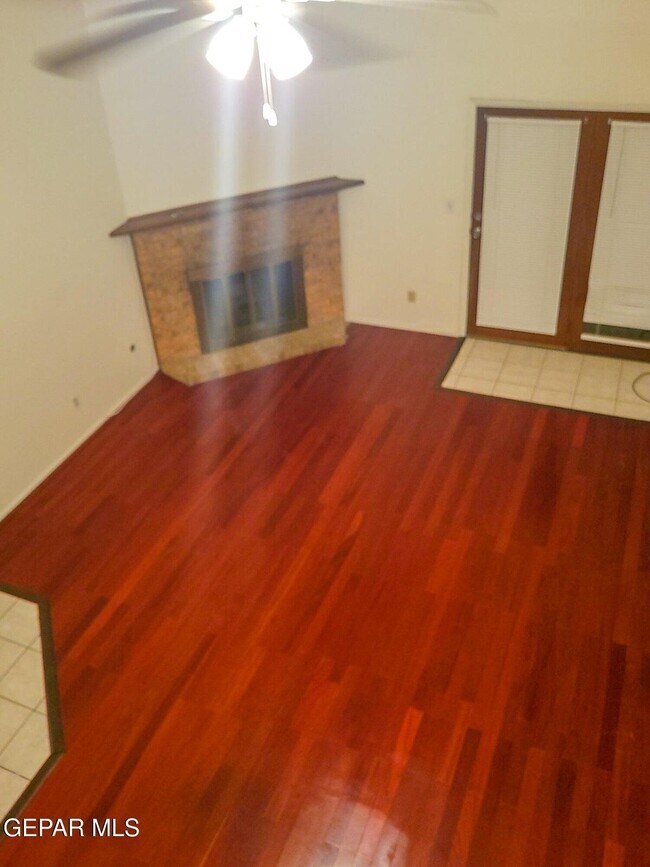 Foto del edificio - 10910 Highwood Way
