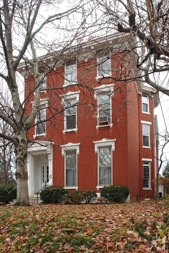 Foto del edificio - 1731 Edenside Ave