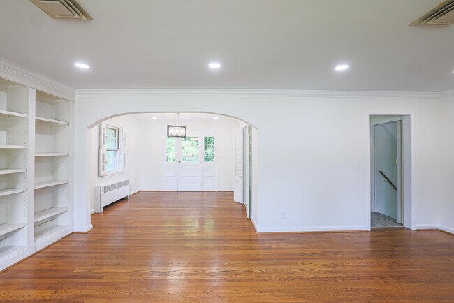 Foto del edificio - 2302 Farringdon Rd