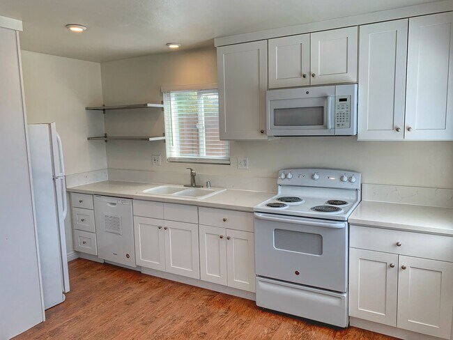 1 bedroom - 2300 Delaware St