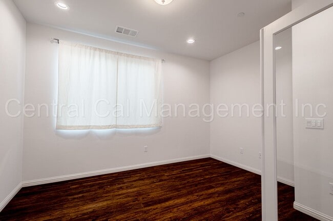 Foto del edificio - 4 Bedroom/3 Bath Home with Office and Paid...