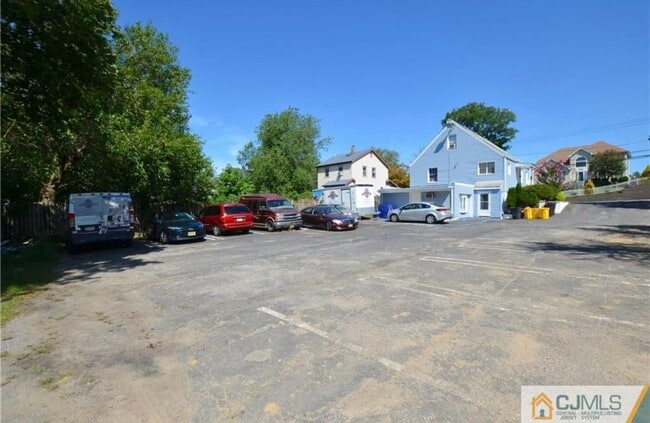 Building Photo - 295 Milltown Rd
