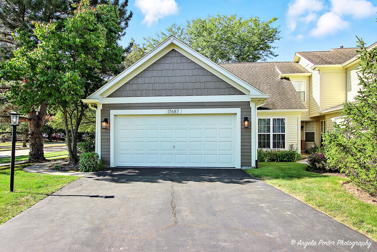 Foto principal - 17687 W Running Creek Ct