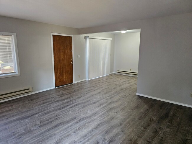 Foto del edificio - 810 Spring Ave