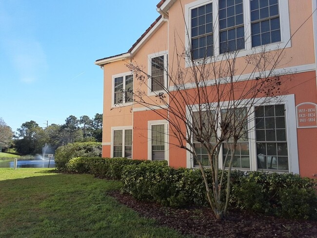 Foto del edificio - Annual unfurnished 2/2 condo in luxury development near Legacy Trail and Siesta Key.