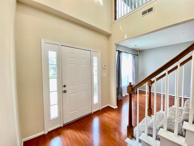 Building Photo - Fabulous 4-Bedroom Home w/Community Pool, ...