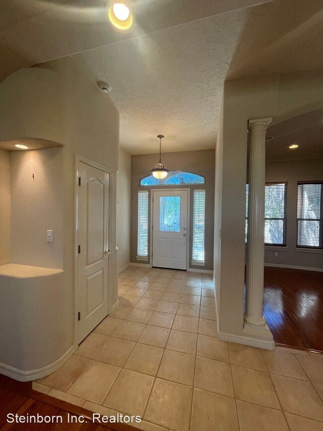 Building Photo - 3 br, 2.5 bath House - 1104 Cave Springs T...