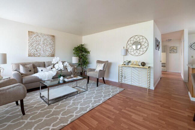 Foto del edificio - 4041 Park Center Ln