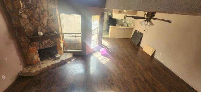 Building Photo - 12307 W Village Dr