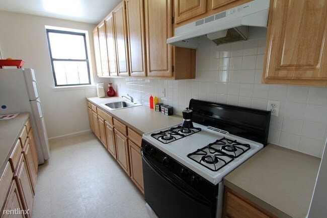 Foto del edificio - 320 Sterling St